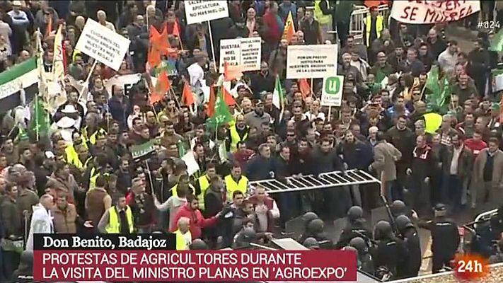 Informativo 24h - Cargas policiales contra los agricultores en Don Benito
