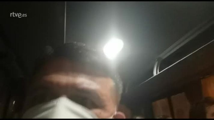 Especial Coronavirus - Atrapados en Wuhan: "Después de cuatro horas en el primer control, nos dirigimos al aeropuerto"