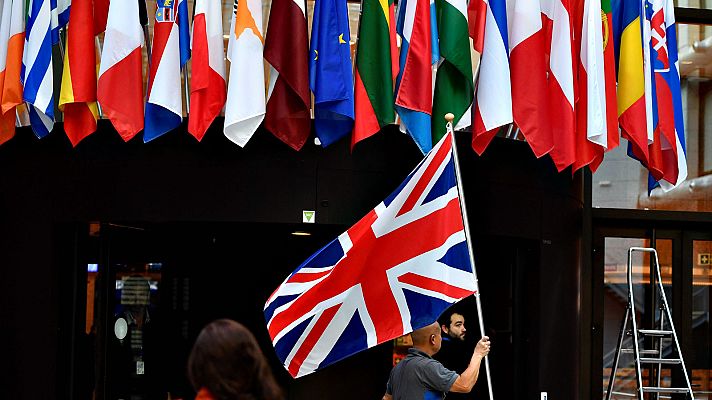 Telediario 1 - La Unión Europea y Reino Unido deben negociar ahora su futura relación tras la transición del 'Brexit'