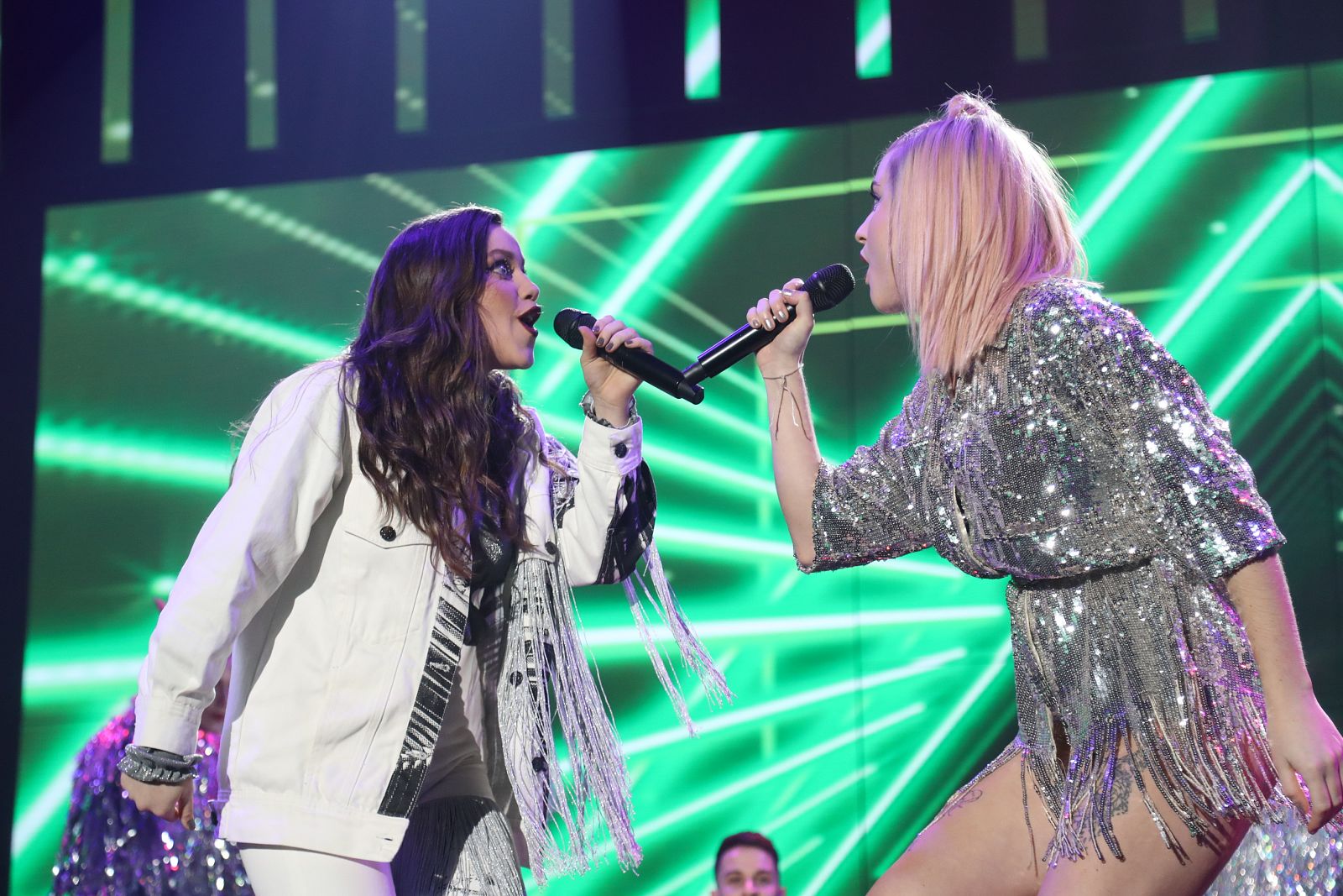 Samantha y Eva cantan "Maniac", de Michael Sembello, en la Gala 3 de Operación Triunfo 2020