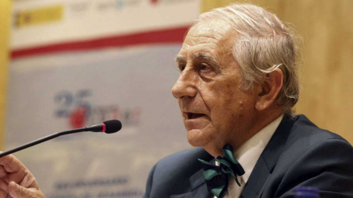 A partir de hoy - "No entiendo porqué VOX es fascista y PODEMOS, democrático"