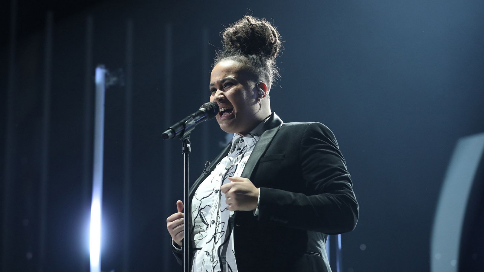 Corazón - Eli abandona OT 2020 en una gala con muchos besos