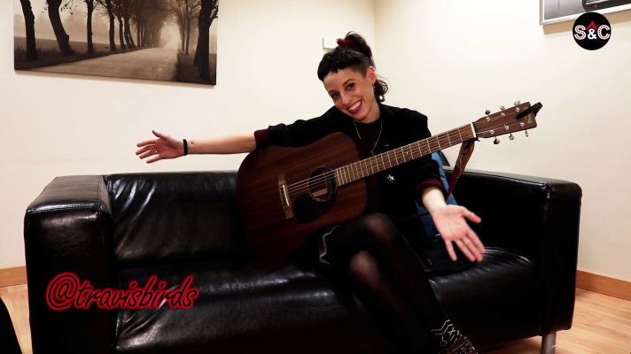 Sánchez y Carbonell - Challenge con Travis Birds: covers de series míticas