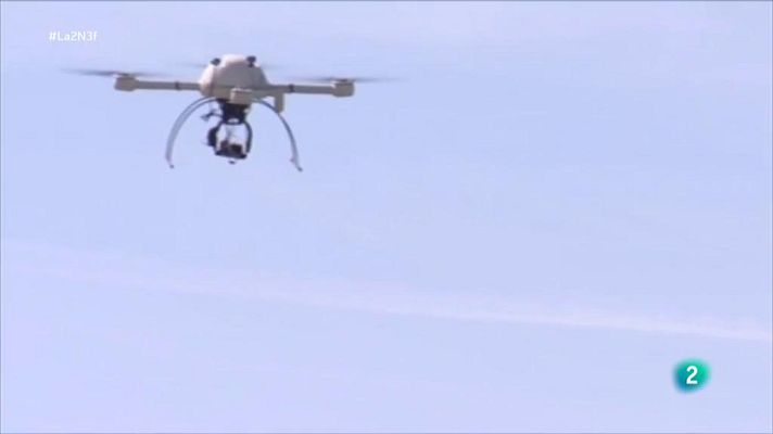 La 2 Noticias - Un dron obliga a cerrar Madrid Barajas