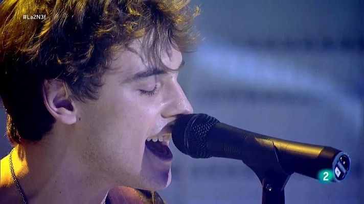 La 2 Noticias - Manel Navarro interpreta "Mi mejor despedida" en La 2 Noticias