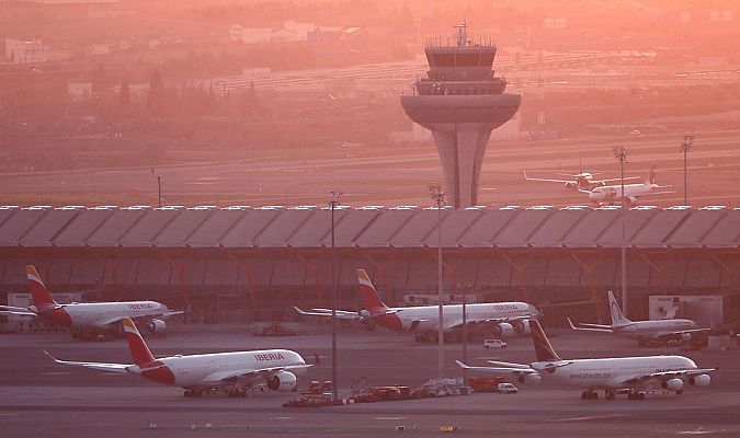 Informativo 24h - Barajas retoma la normalidad tras un aterrizaje de emergencia y el cierre del tráfico aéreo