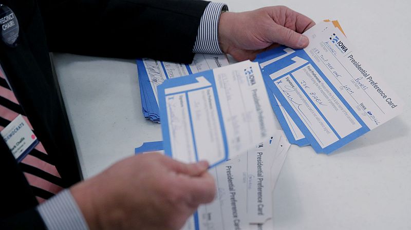 Un error retrasa el resultado en los 'caucus' de Iowa