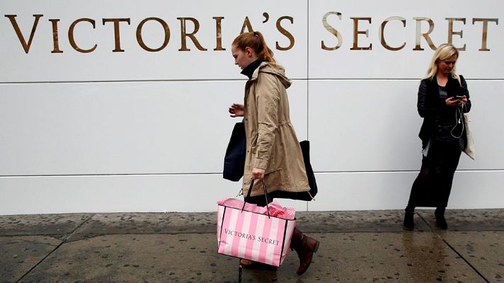 Telediario 1 - Modelos de Victoria's Secret denuncian que también fueron víctimas de abusos