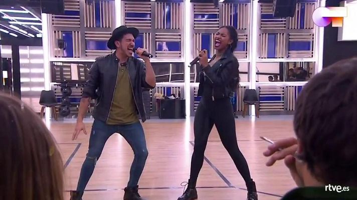 OT 2020 - Bruno y Nia cantan "Bad Girls" 1r pase de micros