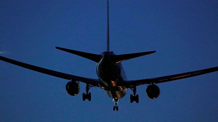 Telediario 1 - La conversación "crucial" del F18 y el piloto del Air Canada