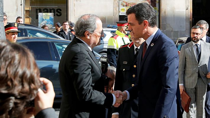 Informativo 24h - Torra recibe a Sánchez en el Palau de la Generalitat con una formación de gala de los Mossos d'Esquadra