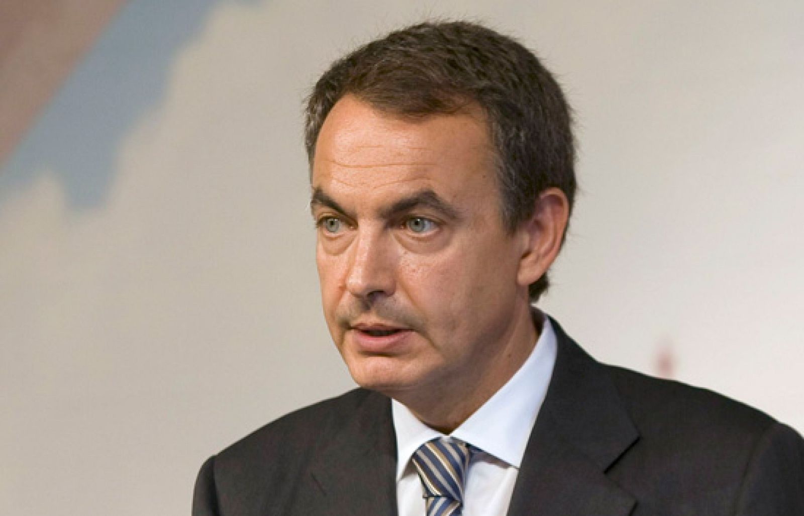 Zapatero anuncia una nueva ayuda para los parados | Ver