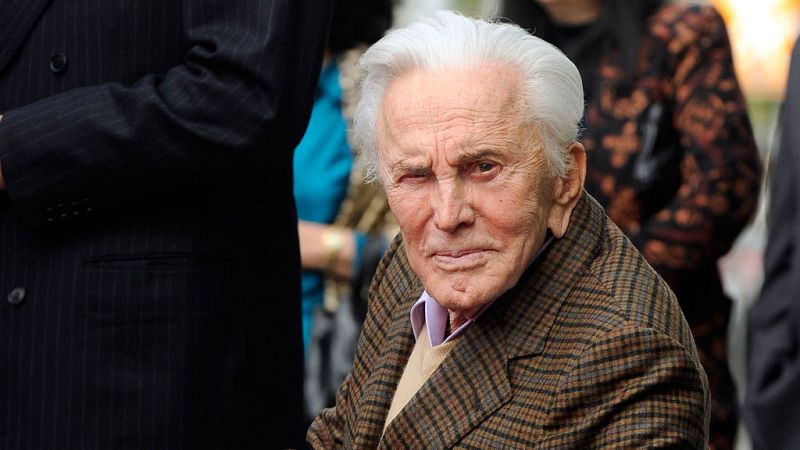 Muere el actor Kirk Douglas a los 103 años de edad