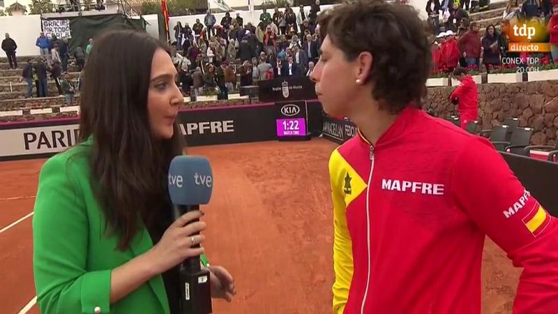 Copa Federación - Música en plena entrevista para animar a Carla Suárez - RTVE.es - Tenis | Ver