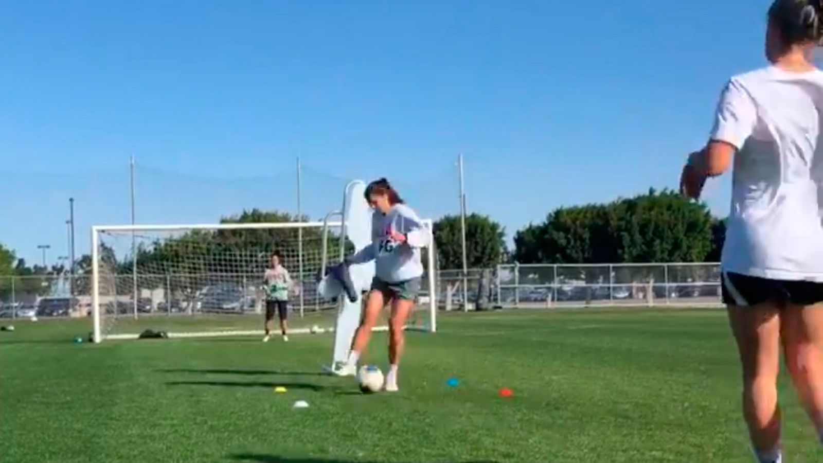 Entrenamiento de Alex Morgan, embarazada de siete meses
