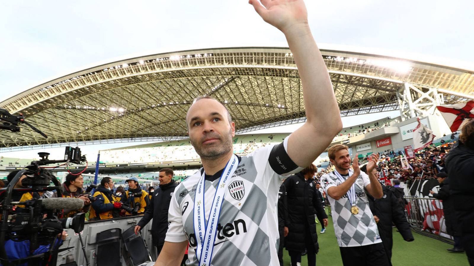 La peor tanda de penaltis de la historia hace 'supercampeón' al Vissel Kobe de Iniesta