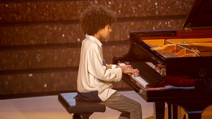 Prodigios - Jon Mestre fascina a Boris con su pelo y con su piano