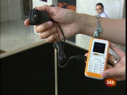 Ciencia y tecnología en Rtve.es - Un móvil que se carga con la bici