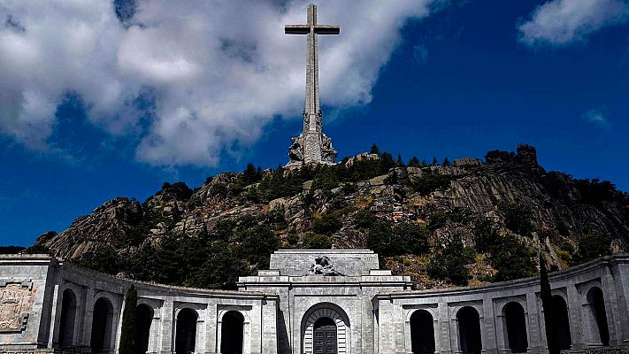 Telediario 1 - El Gobierno busca la fórmula para tipificar la exaltación del franquismo como delito