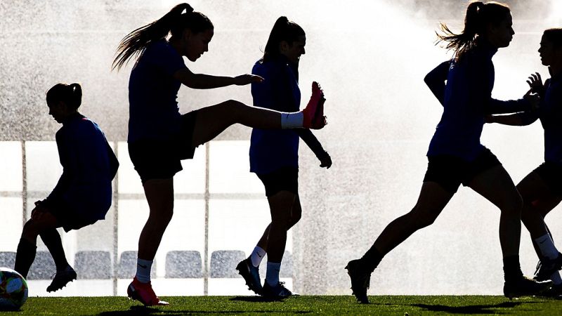 El fúbol estadounidense ofrece becas para jugadoras españolas | Ver