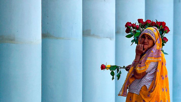 La 2 Noticias - Clases de igualdad en la India para acabar con la "cultura de la violación"