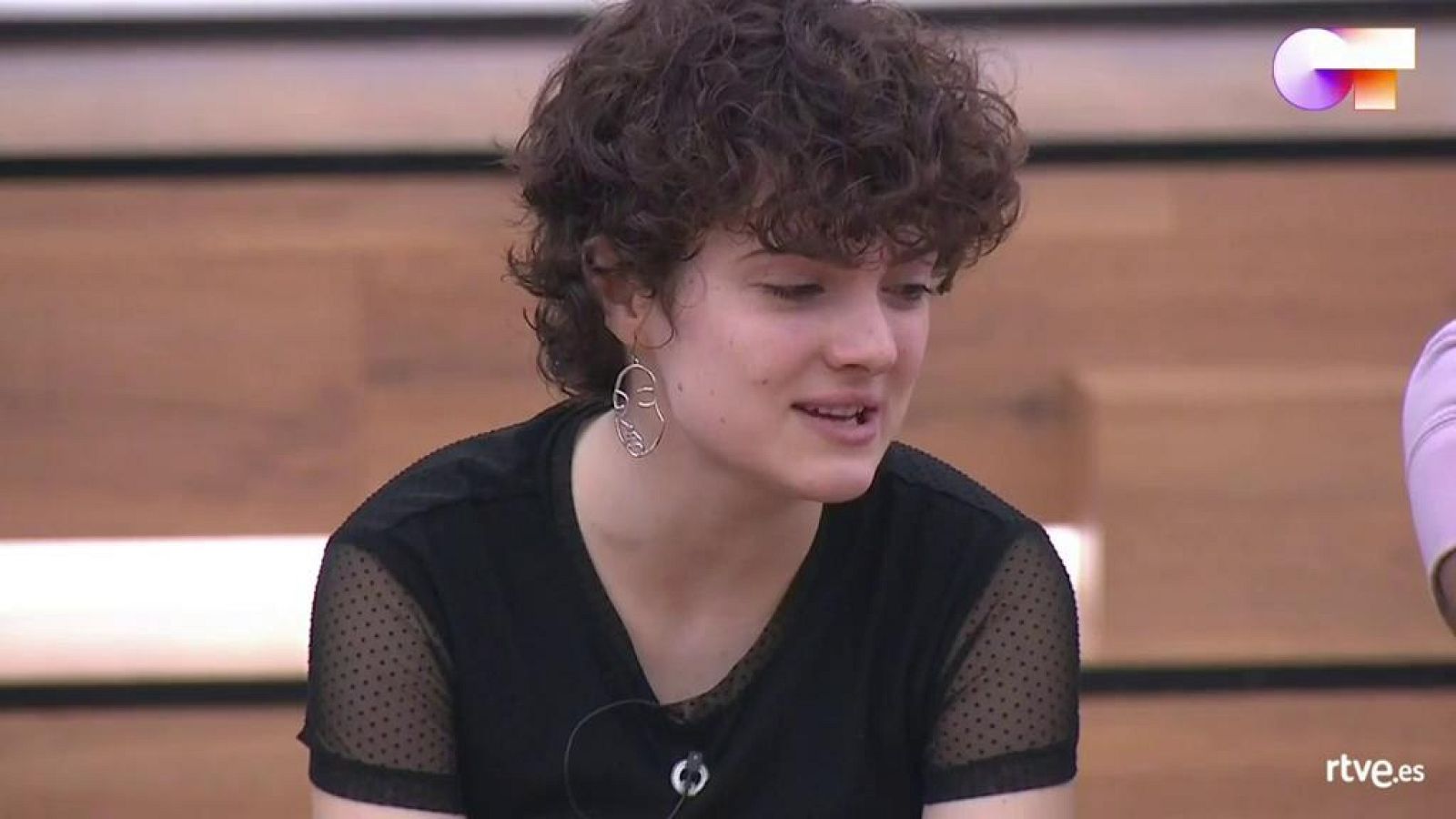 Anne comparte su canción "Salté" en clase de composición con Manu Guix en la Academia de Operación Triunfo 2020