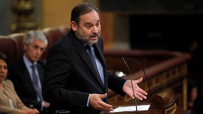 Telediario 1 - El Gobierno sale en defensa de Ábalos en la primera sesión de control ante las peticiones de "dimisión" por su encuentro con Delcy Rodríguez