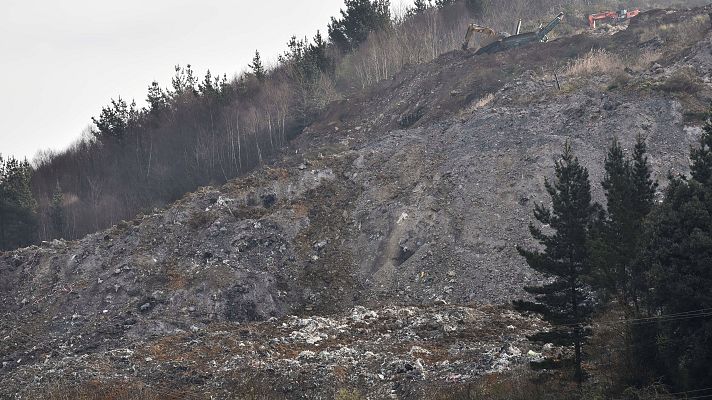 Telediario 1 - Los parámetros del aire y del agua son correctos en Zaldibar a pesar del olor que llega tras el derrumbe del vertedero