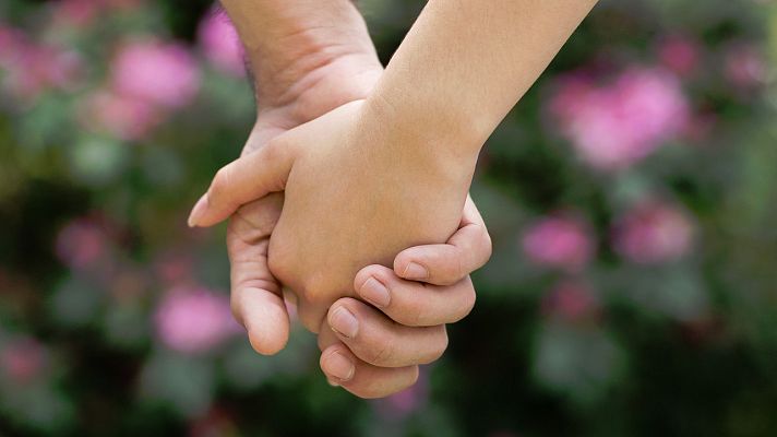 Telediario 1 - San Valentín, el santo de los enamorados, celebra su día