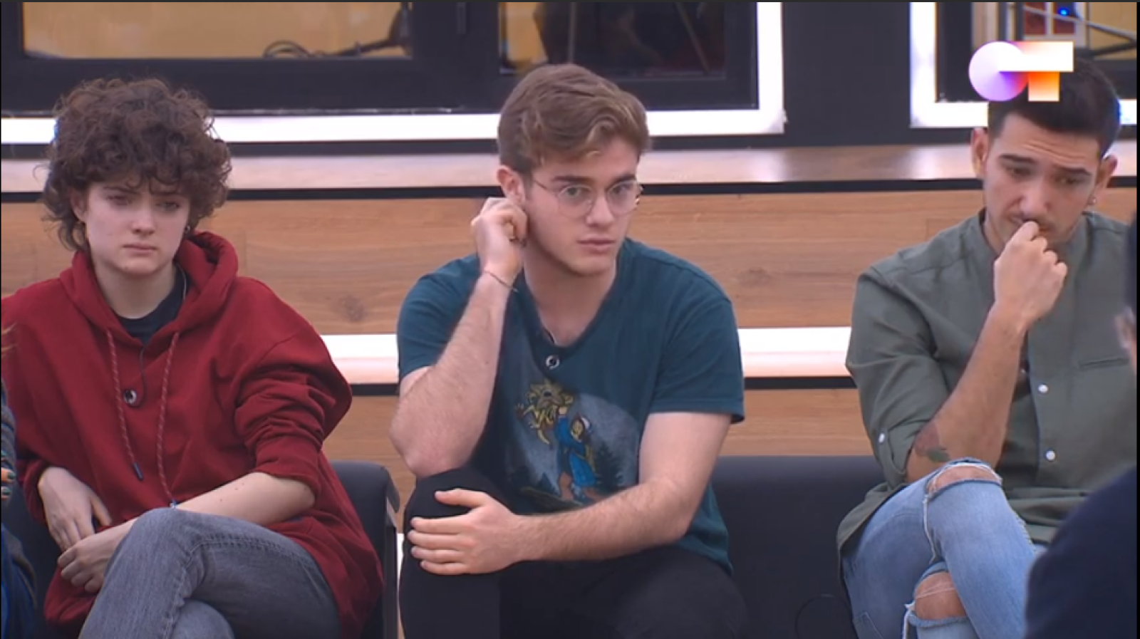 Gèrard explica que con su familia lleva juguetes a Marruecos en la visita de Sor Lucía Caram a la Academia de OT 2020