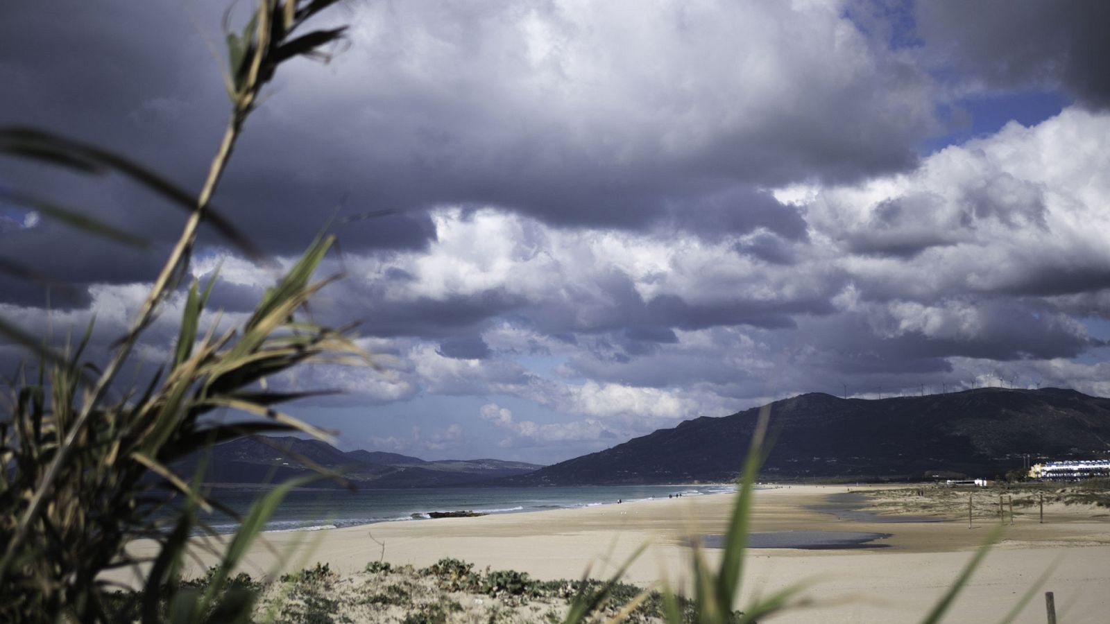 Levante con intervalos de fuerte en el Estrecho - ver ahora