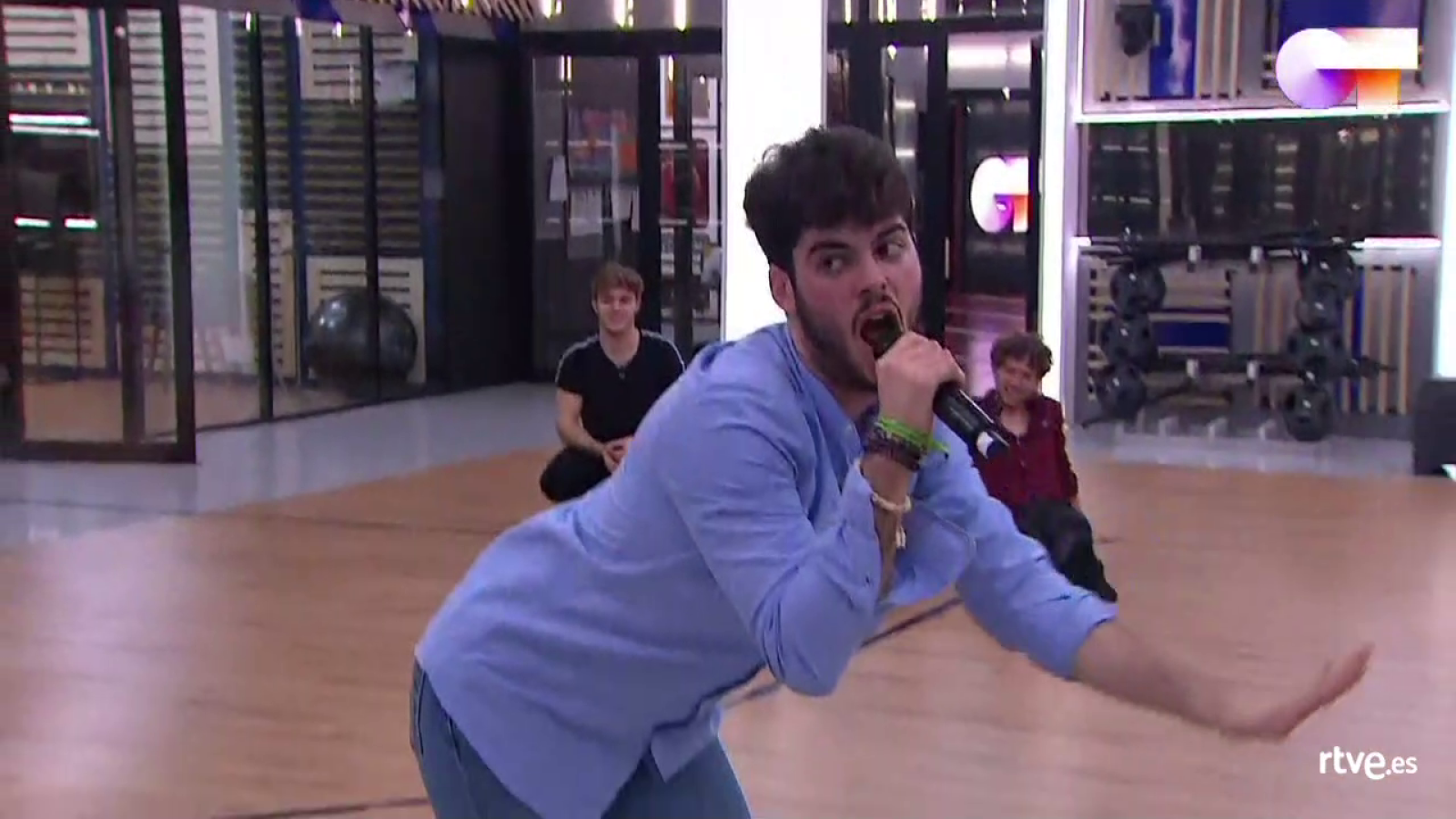 Fiesta de baile e imitaciones en la Academia