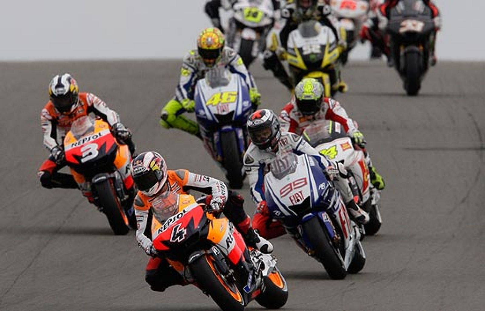 El Gran Premio de Gran Bretaña de MotoGP se vio deslucido por la lluvia. El motociclismo español tuvo una participación discreta, con sólo dos podios en las tres categorías.