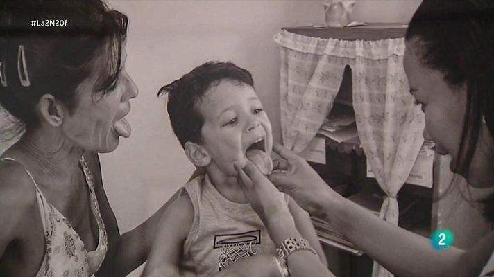 La 2 Noticias - La fotógrafa Cristina García Rodero nos deja "con la boca abierta" en la bilbaína sala Rekalde