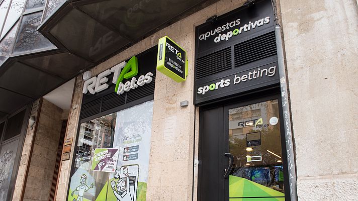 Telediario 1 - Un nuevo real decreto regulará la publicidad de actividades del juego: sin famosos y con horario restringido