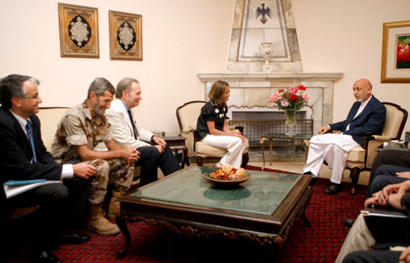 La ministra de Defensa inicia una visita sorpresa a Afganistán | Ver