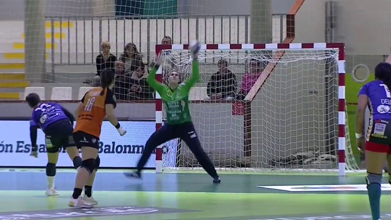Balonmano - Liga Guerreras Iberdrola. 14ª jornada: Liberbank Gijón - Super Amara Bera Bera - ver ahora