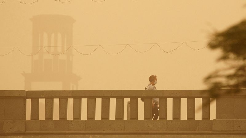 La calima agrava los problemas respiratorios de la población - RTVE.es | Ver