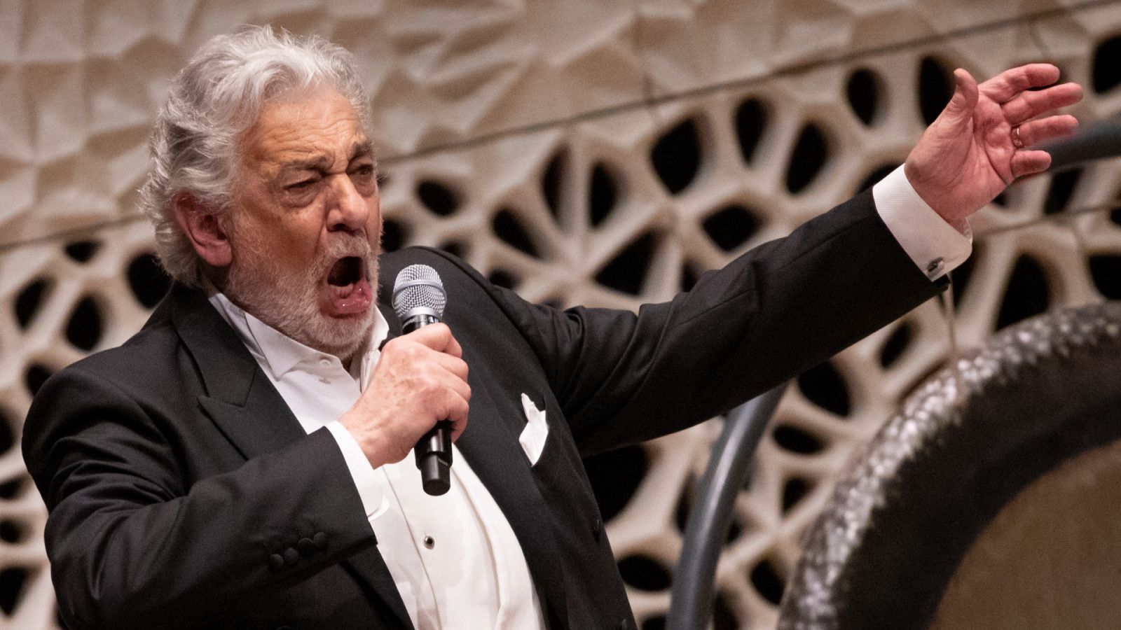 Corazón - Plácido Domingo pide perdón por el daño que ha ocasionado