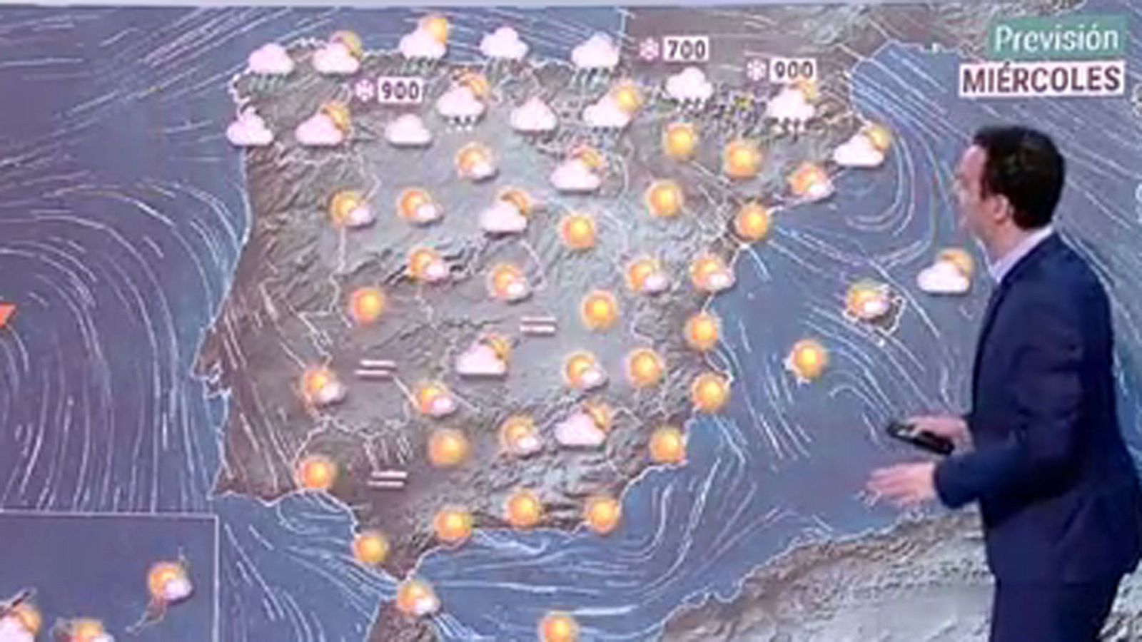 La nieve, el viento y las olas ponen en riesgo a un total de 16 provincias