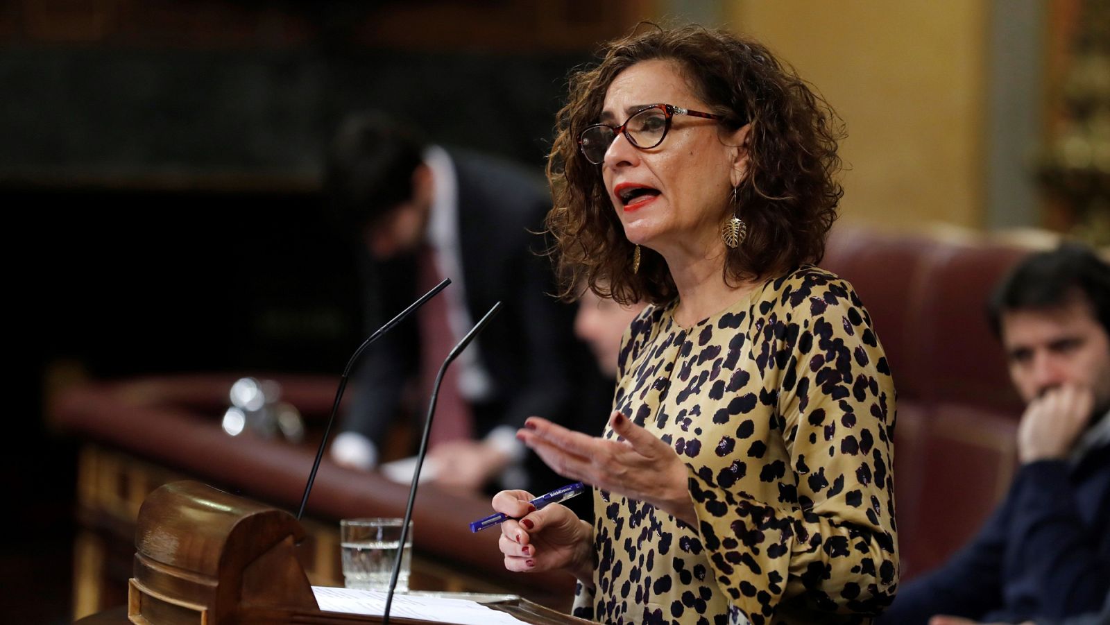 El Gobierno aprueba la senda de déficit con la abstención de ERC y encauza los Presupuestos