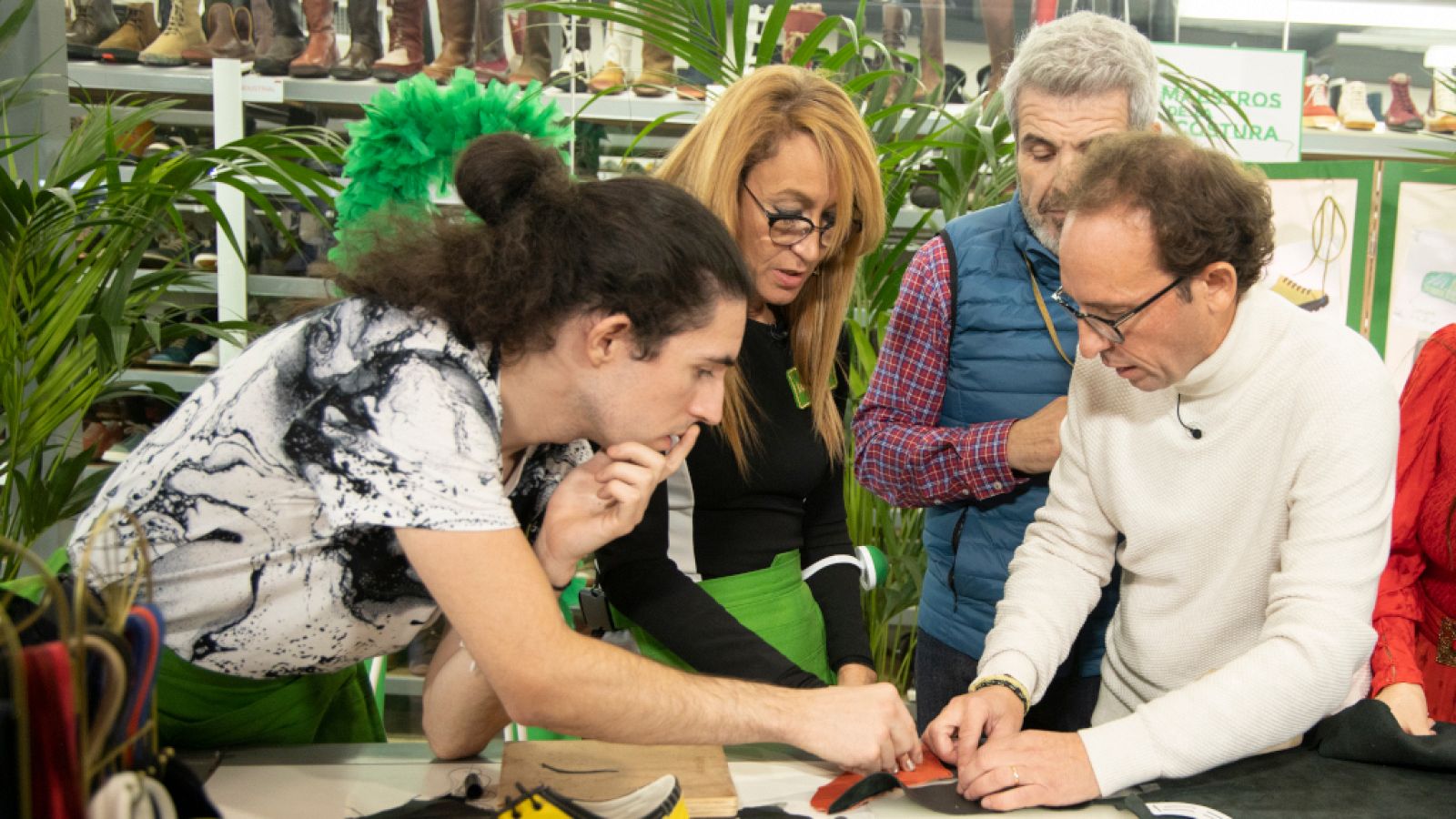 Así se confecciona un par de zapatos | Ver
