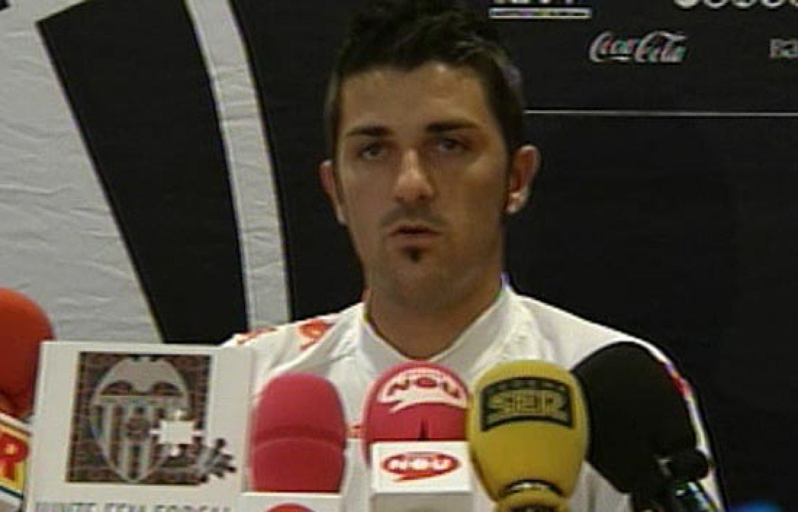 David Villa se ha referido a su frustrado fichaje por el Real Madrid y por el Barcelona. El Guaje asegura que está contento de quedarse en el Valencia.