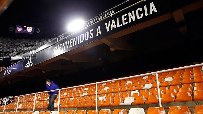 Telediario 1 - El Valencia suspende todo acto público no deportivo de la primera plantilla por el coronavirus