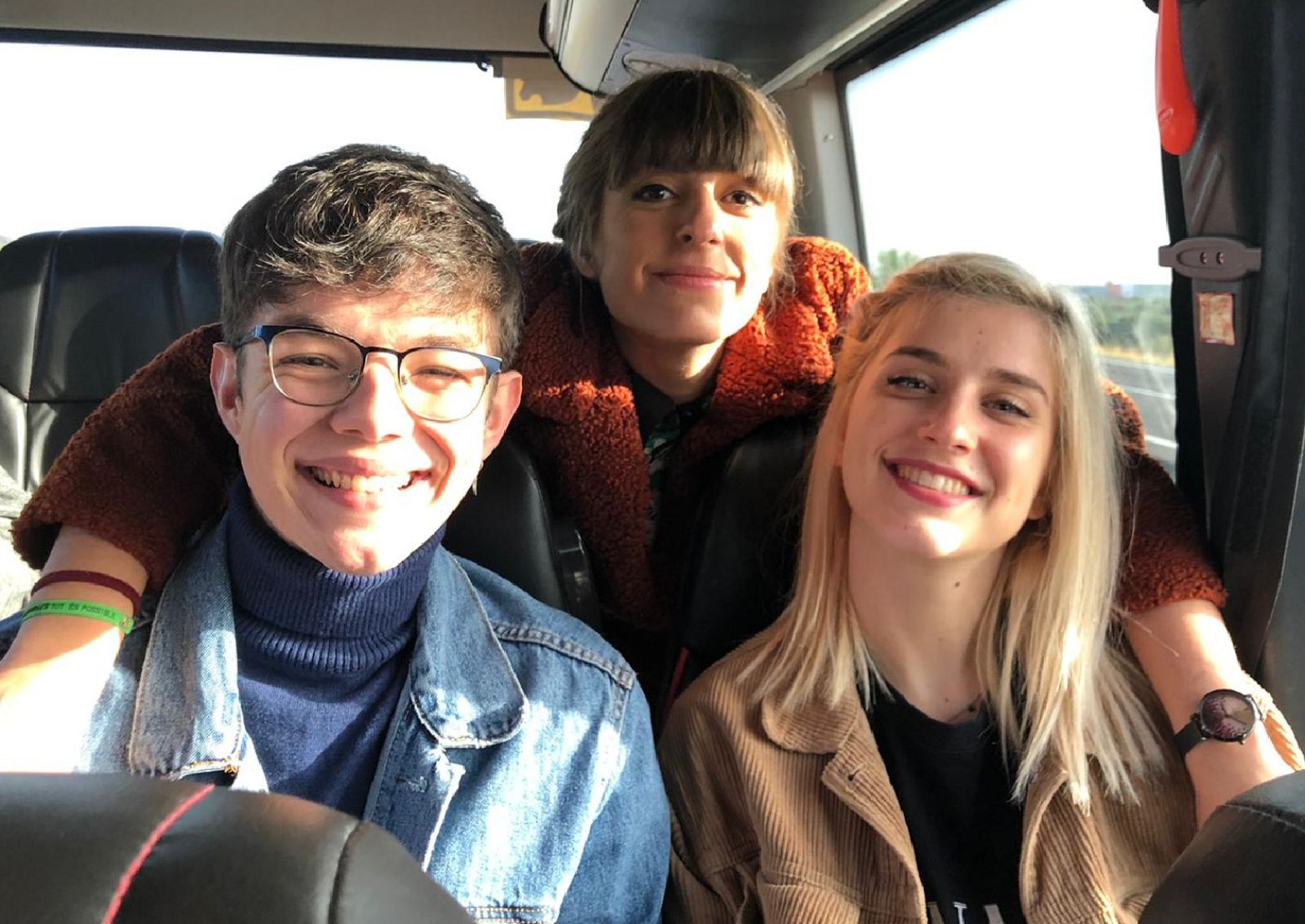 Samantha, Flavio y Maialen de camino a la firma de discos de Operación Triunfo en Valencia