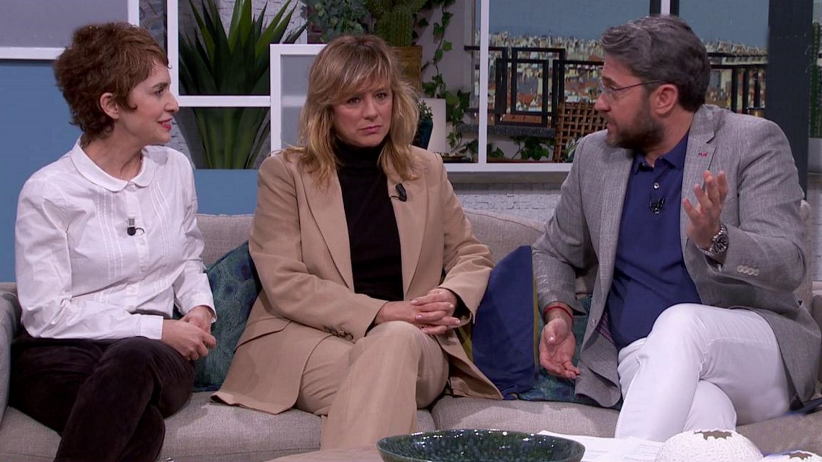 Empezamos la semana con Mónica López, Celia Villalobos, Juanma Iturriaga y Marta Fernández.