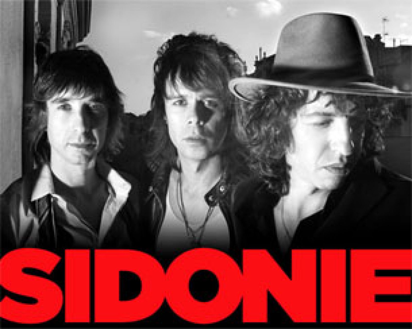 Sidonie abre su garganta | Ver