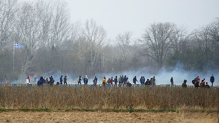 Los desayunos - Gases lacrimógenos en la frontera de Grecia