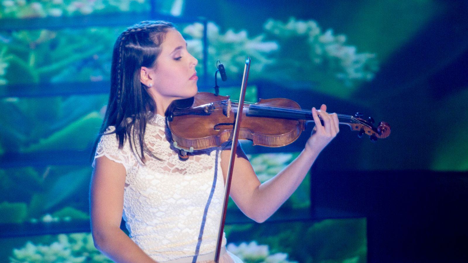 Prodigios 2 - Ana Molina emula a Ara Malikian | Ver