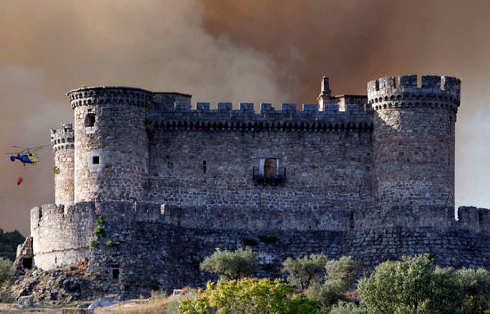 Muere un trabajador de un retén en el incendio de Ávila